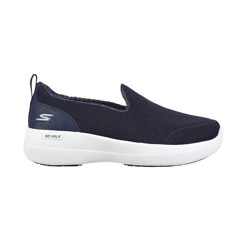 Chaussures go 2025 walk skechers intersport